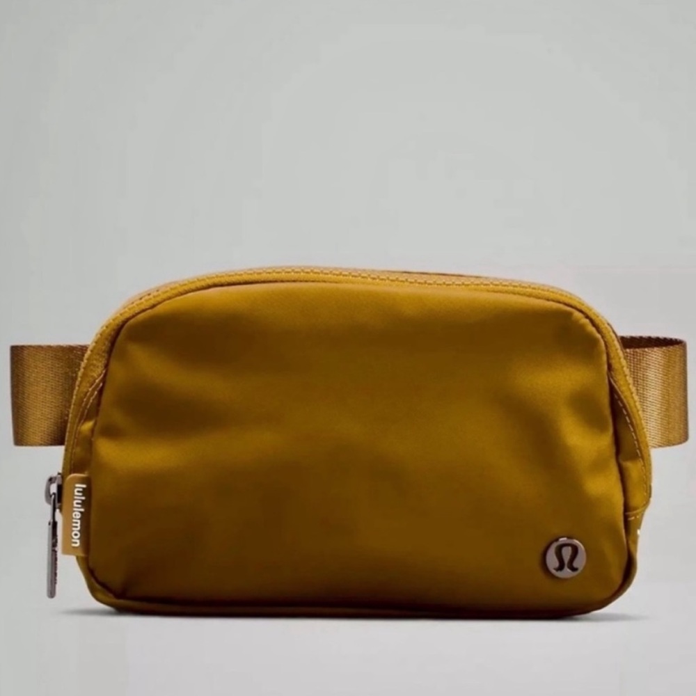 NWT Lululemon Burnt Caramel Belt Bag